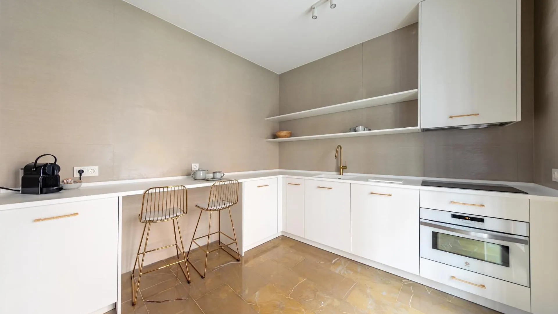 Isg Puerta Jerez Sevilla 11 إسبانيا